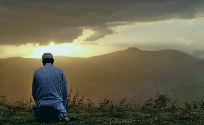 Hədislərin birində deyilir ki, möminin əlamətlərindən biri də gündə 51 rükət namaz qılmaqdır. Burada hansı namazlar nəzərdə tutulur?