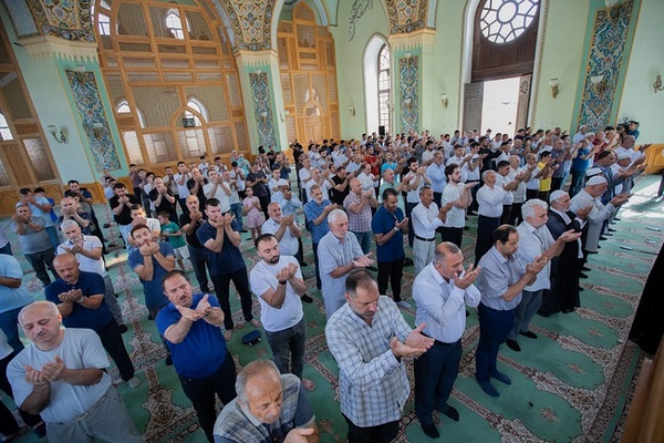 Namazda təsbihati-ərbəənin yerinə Fatihə surəsini oxumağın savabı azdır?