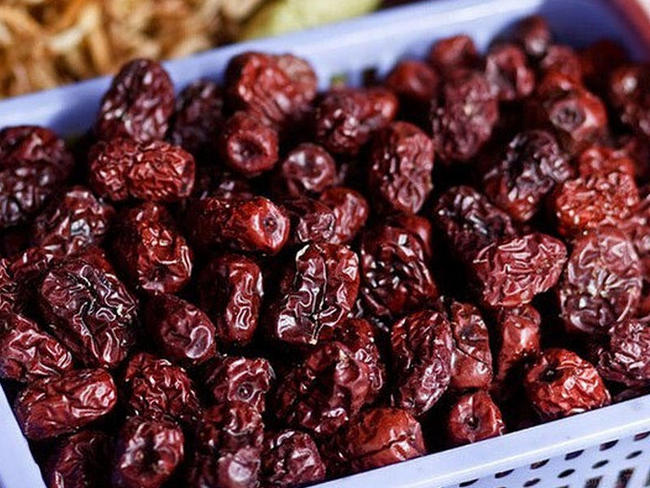 Şah süfrələrindən əksik olmayan meyvə- İnnab