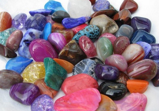 Təbii daşların insana XEYİRİ və ZİYANI